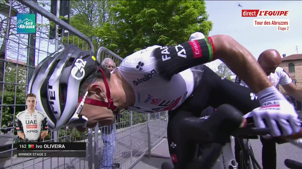 🚴♂️ Victoire d’Ivo Oliveira ! Le Portugais s’impose sur la 2e étape du Tour des Abruzzes, offrant une deuxième victoire consécutive à la Team UAE après celle d’Alessandro Covi hier. #lequipeVELO