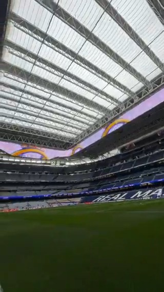 The Bernabéu roof is closed 🏟️ #UCL