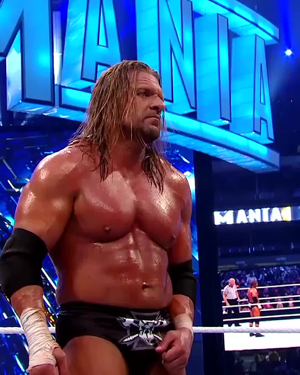 El Juego Triple H no podía creer lo cerca que se quedó de acabar con la racha de Undertaker en #WrestleMania 27 💥😱