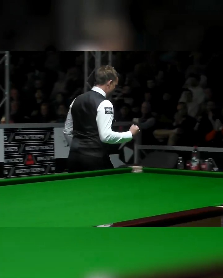 โThatโs what it means to get to the Crucibleโฆwhether it is for the first time or the 21st timeโ HUGE reaction from Ali Carter as he books his spot in the #HaloWorldChampionship