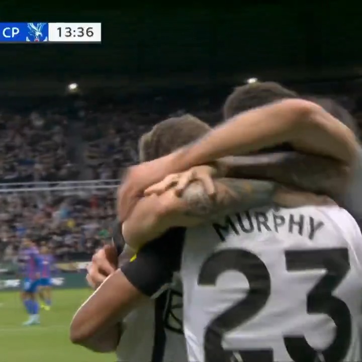 Jacob Murphy blasts it in at the near post for Newcastle, what a strike! 🚀 📺 USA Network | #NEWCRY