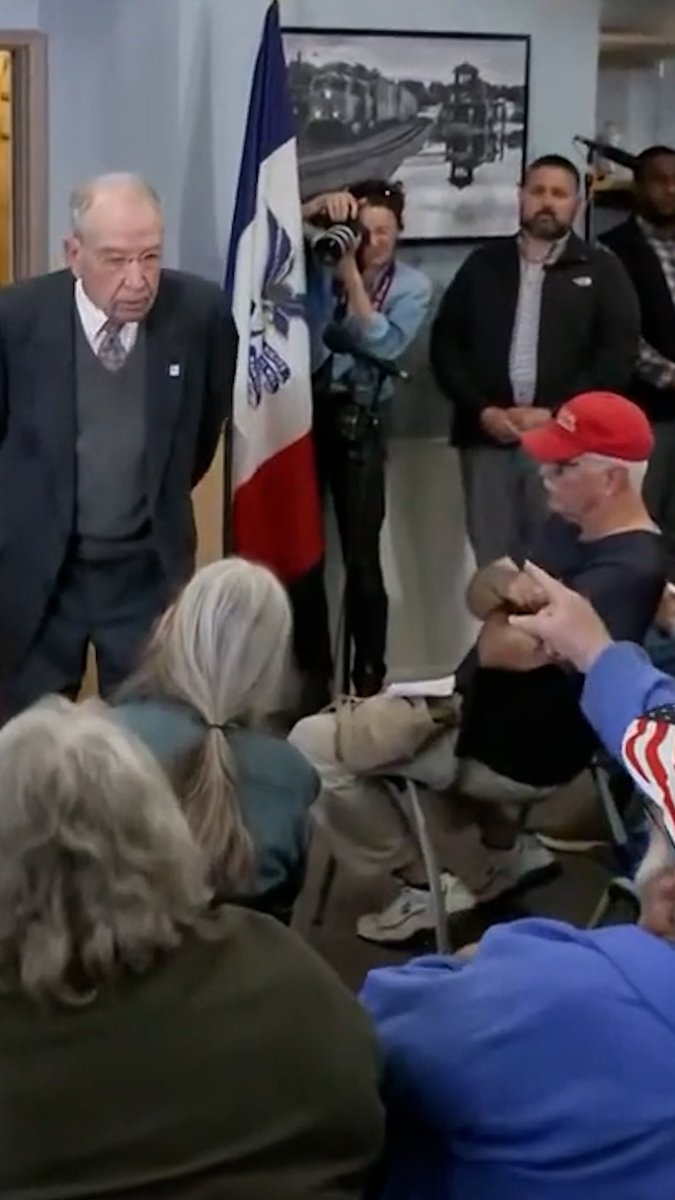 .Sen. Chuck Grassley, 91, lost control of his town hall.