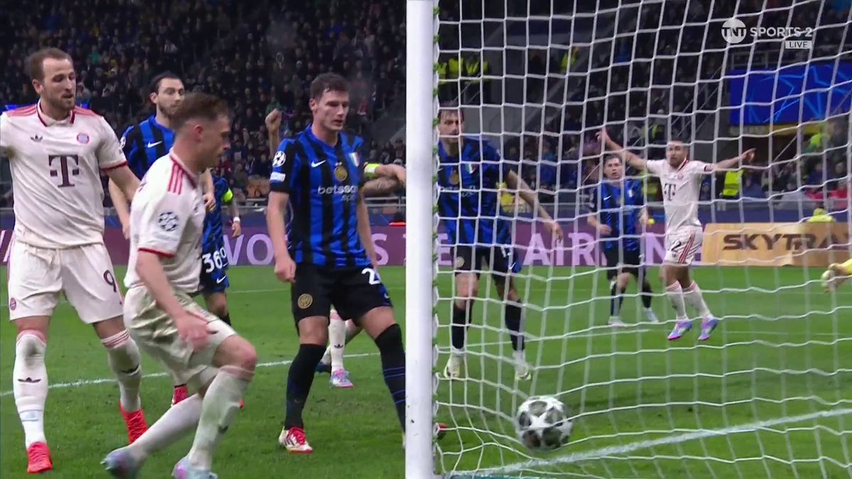 WHAT A HEADER ERIC DIER 👏 The Englishman rises at the back post to head past Sommer to make it 2-2 at the Giuseppe Meazza! Game on! ⚽️ 📺 TNT Sports &amp; discovery+ UK