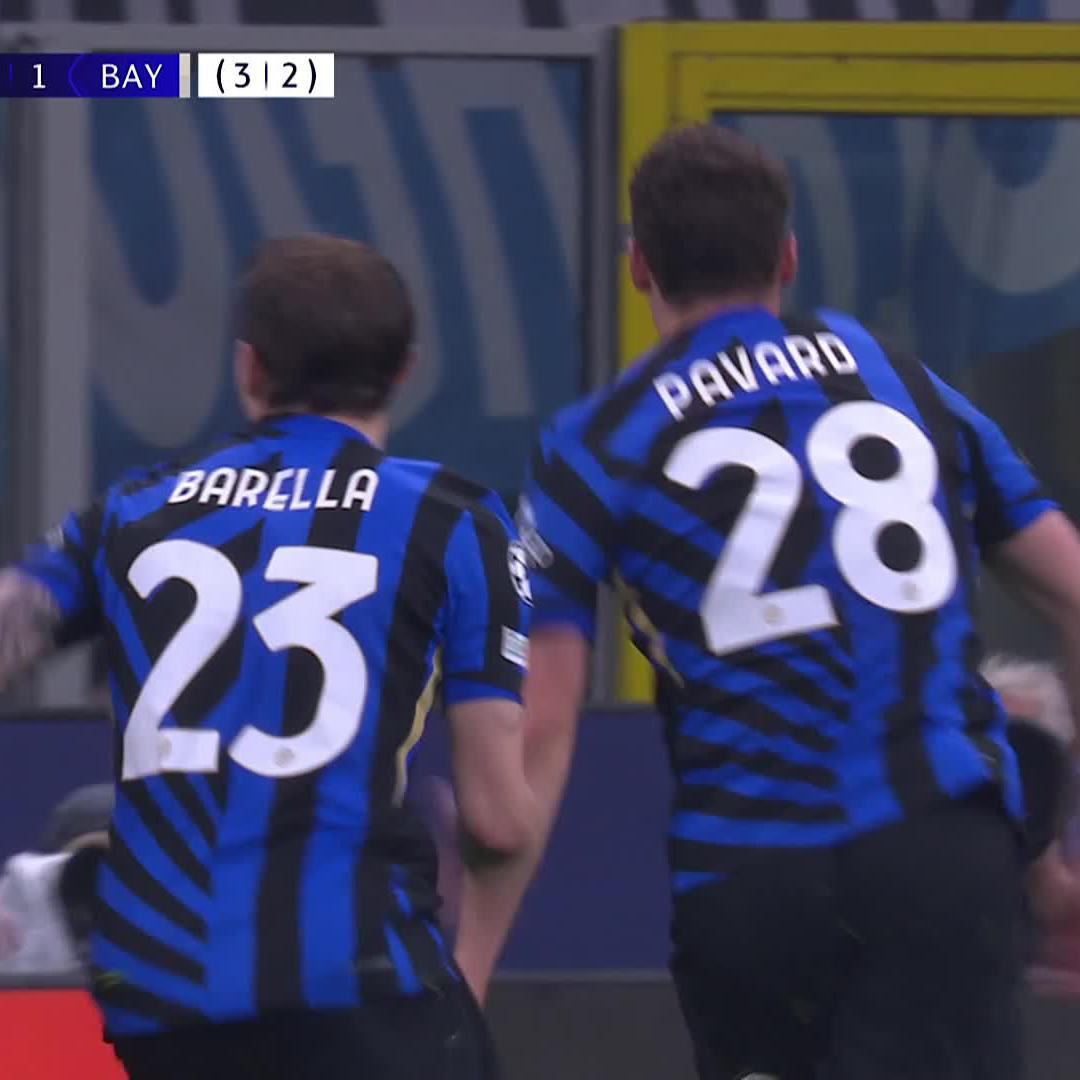 Erst Dier mit der Monster-Grätsche, doch direkt danach ist Pavard da... #DAZNmoment #UCL #INTFCB