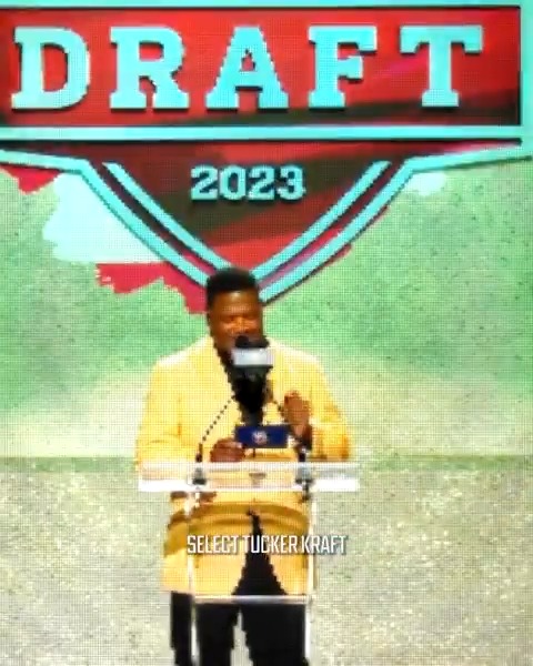 Small-town roots with big-time dreams... Kraft said, "I would love to be number 85." And that's who he's been ever since.