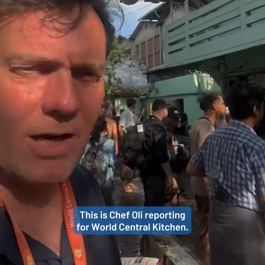 🎥 WCK’s Chef Oli is checking in from Mandalay, where we delivered fresh produce and dry ingredients to a community kitchen to help local teams keep cooking and increase the number of meals for their neighbors. The team at this kitchen will use their local knowledge and WCK-provided ingredients to prepare comforting meals for communities affected by the earthquake. #ChefsForMyanmar