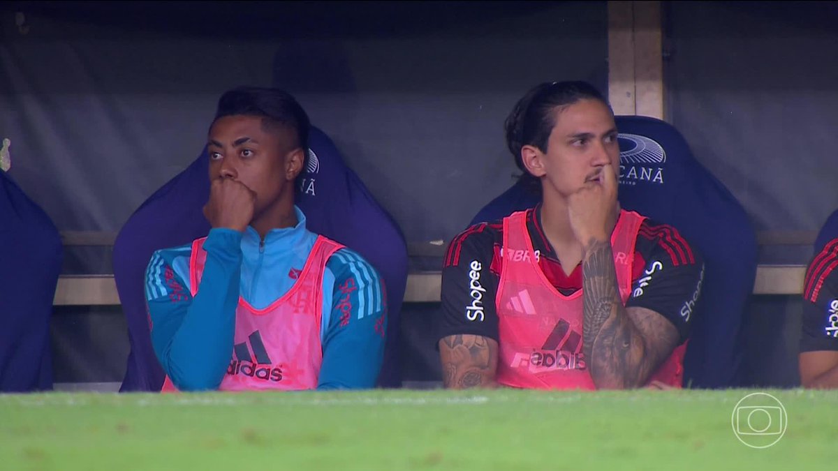 Bruno Henrique no banco em Flamengo x Juventude.