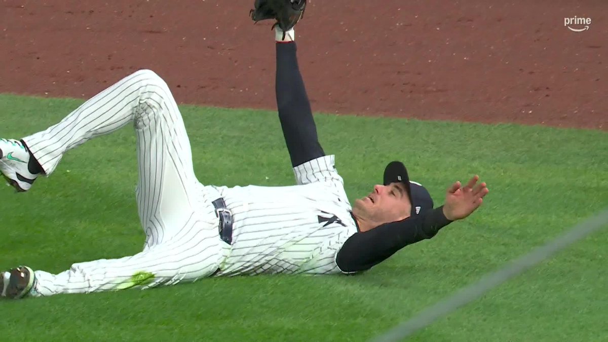 WHAT A PLAY BY BELLINGER! YANKEES WIN!!!