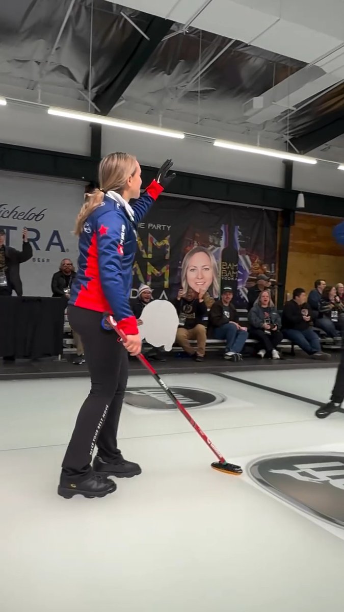Rachel Homan doing Rachel Homan things. This time, with Alina Pätz on her team. #TCGAllStar