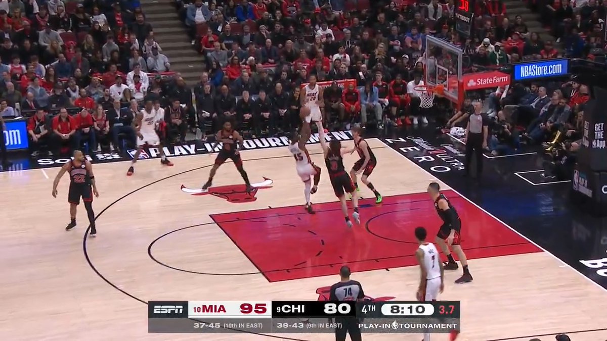Davion with the clamps on one end and the bucket on the other. DAWG 😤