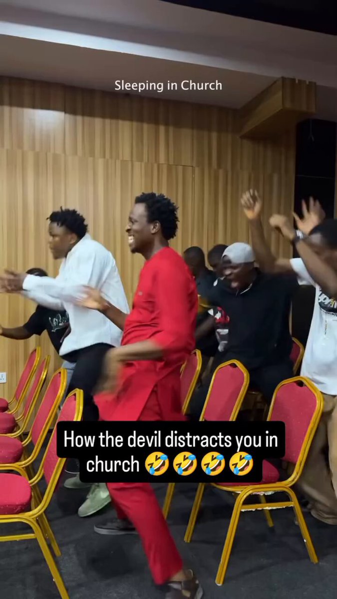 How the devil distract you in church 😂😂😂