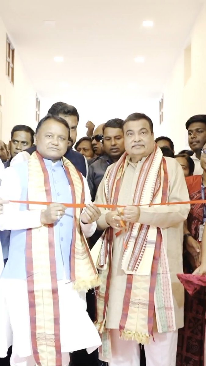 📍 𝐂𝐮𝐭𝐭𝐚𝐜𝐤, 𝐎𝐝𝐢𝐬𝐡𝐚 Addressed the Memorial Lecture on "Infrastructure Development and Odisha" and the National Conference held on the occasion of the 125th Birth Anniversary of Dr. Harekrushna Mahtab Ji in Cuttack today. Mohan Charan Majhi Suryabanshi Suraj Bhartruhari Mahtab