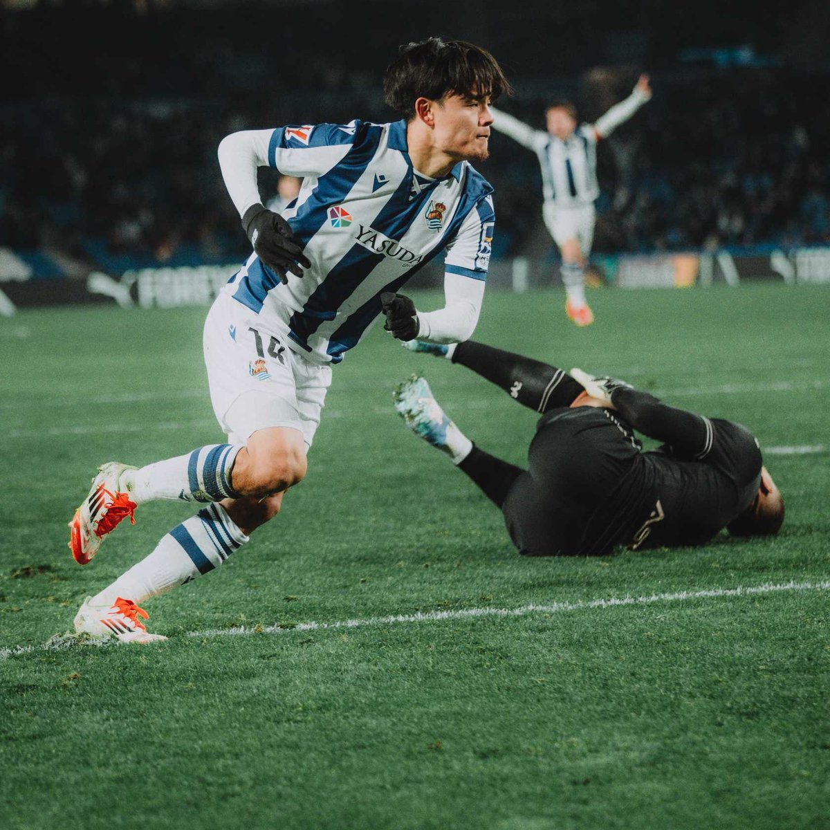 “Take. Take. 𝗧𝗔𝗞𝗘. ゴラッソ、ゴラッソ. 𝗚𝗢𝗟𝗔𝗭𝗢”. #VillarrealRealSociedad