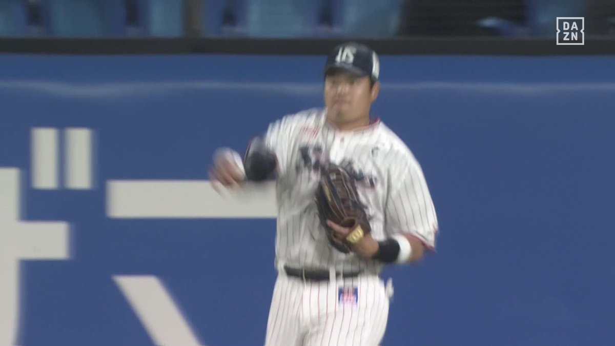 見事な背走 ライトは一軍で初 村上宗隆がナイスキャッチ ⚾プロ野球(2025/4/17) 🆚ヤクルト×阪神 📱Live on DAZN #オレをみろ #swallows
