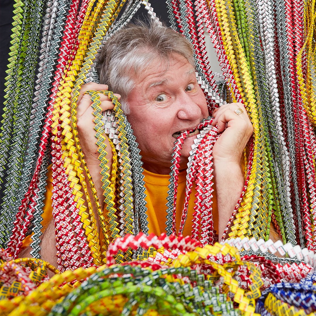 Gary Duschl's gum wrapper chain is over 32.50 km long (20.22 miles) 😳