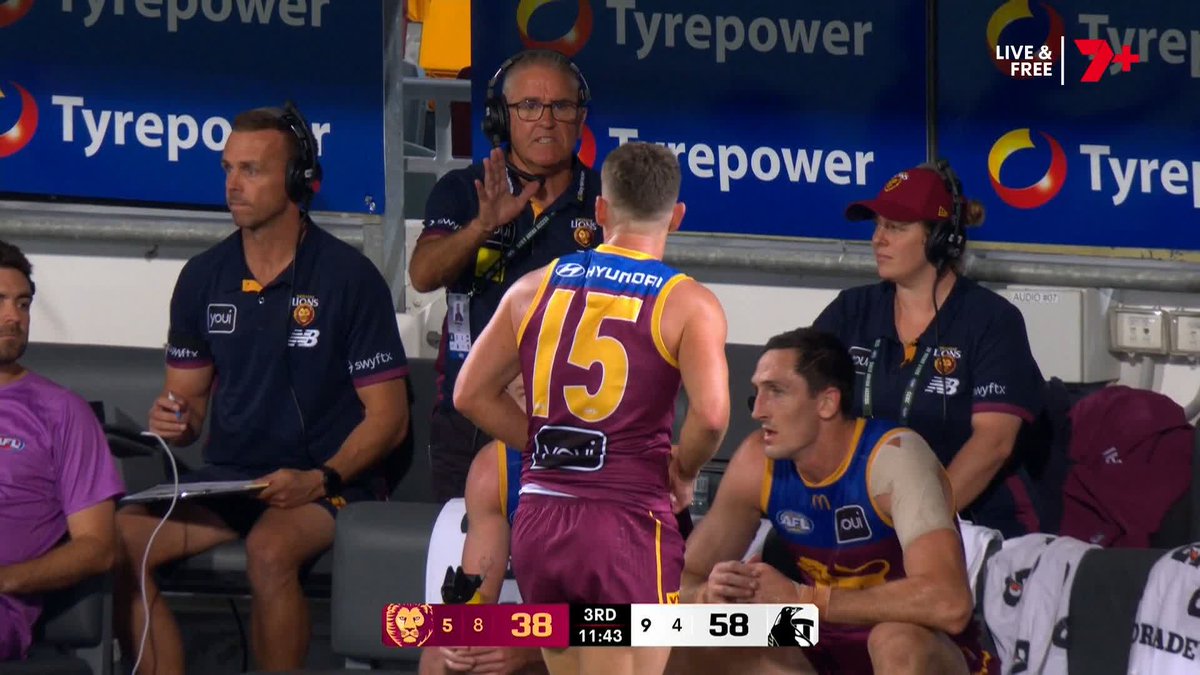 Zorko and Fagan don't see eye to eye on the bench 👀 #AFLLionsPies