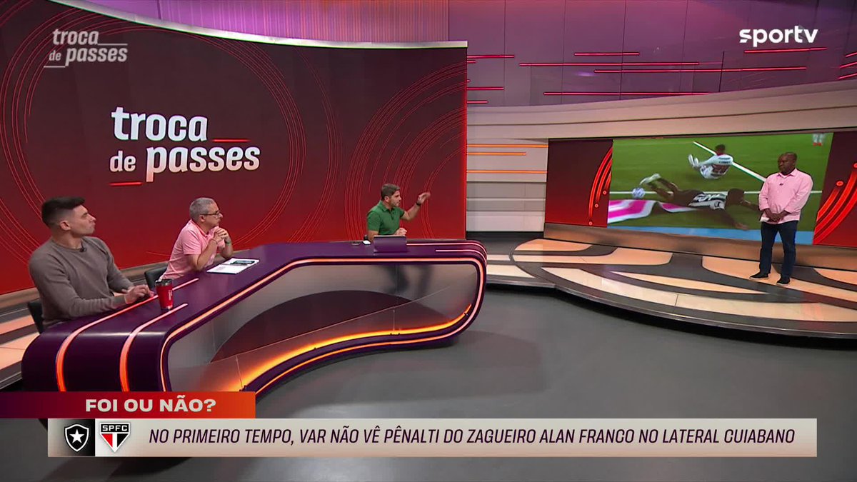 Para PC Oliveira, comentarista de arbitragem do Grupo o Globo, o gol de Ferraresi, do São Paulo, contra o Botafogo foi mal anulado. "Na minha interpretação, o Matheus Alves não interfere na ação do Jair" 📽️sportv / ge