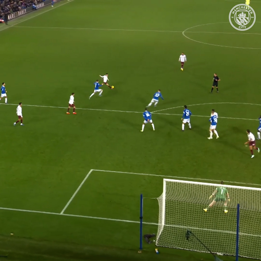 A Phil Foden rocket! 🚀💥 Last time out at Everton ⏪
