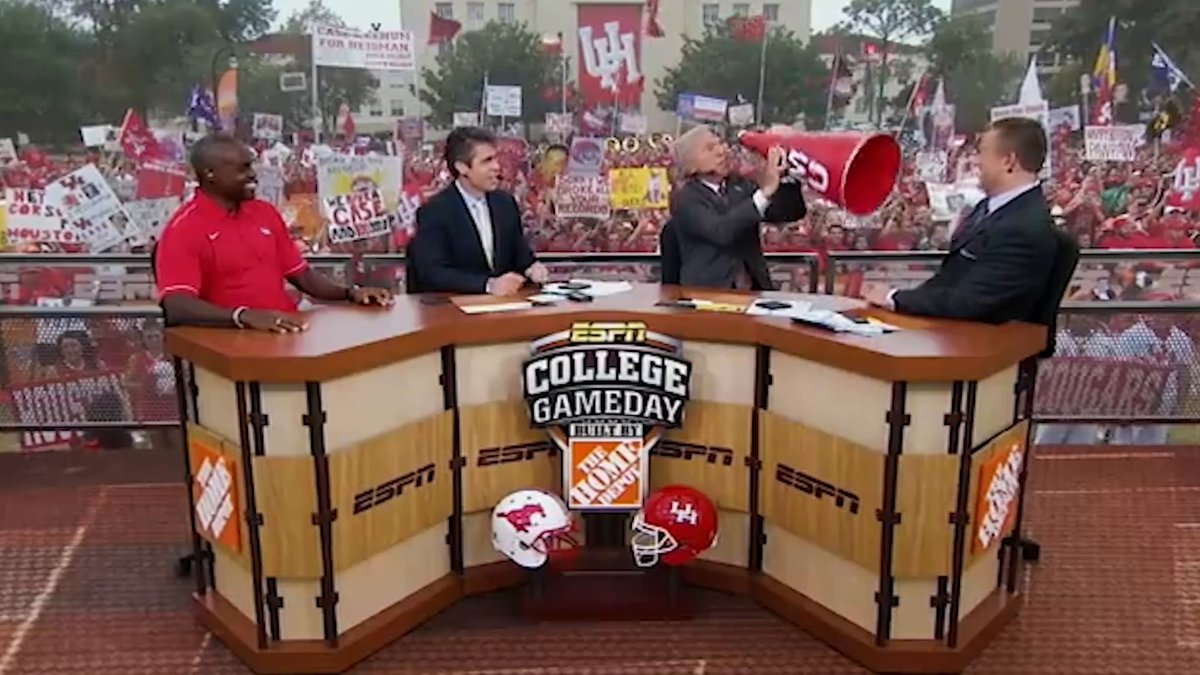 So many iconic headgear moments. Corso left his mark on GameDay forever ❤️