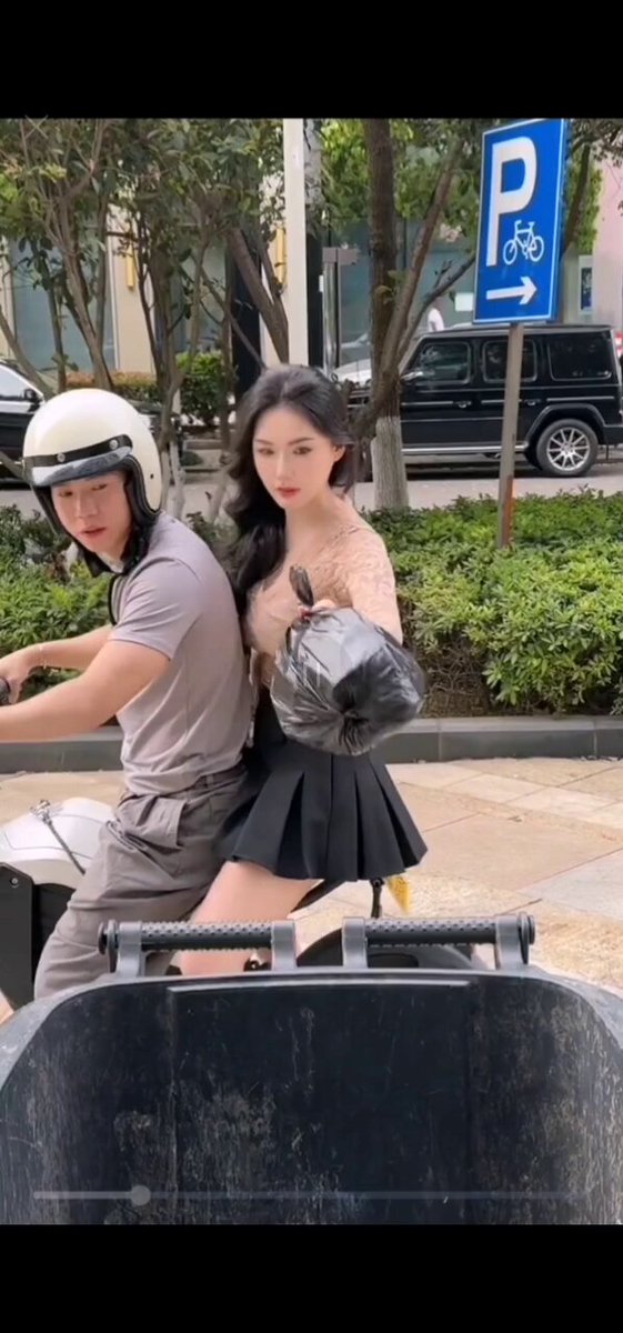 这女的到底是眼睛有问题还是大脑有问题呀，男朋友可能第一次发现🤣🤣🤣
