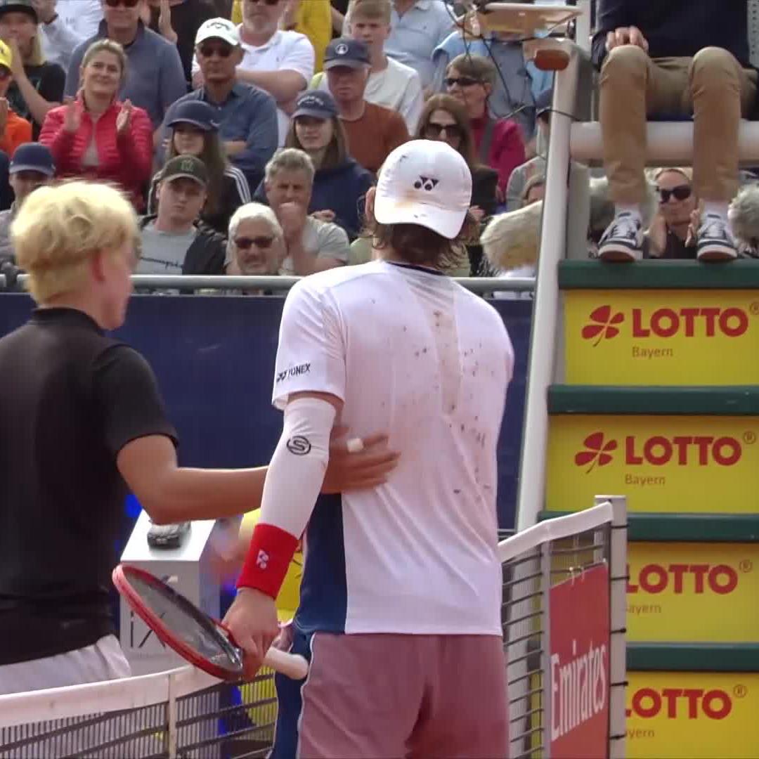 Zizou zooms through ⏩ Bergs gets the better of Dedura- Palomero 6-1 6-1 to reach his second clay court Quarter-Final 🙌 #BMWOpen