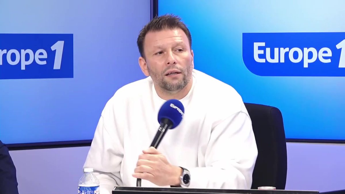 « Hier, tu as Benzema en 9, le match n’est pas du tout le même [Real Madrid vs Arsenal] », estime Raymond Aabou (Raymond), dans #OMSLT avec Cyril Hanouna sur #Europe1.
