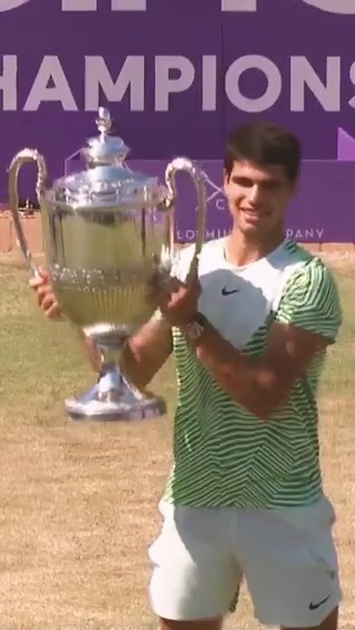 😮‍💨🏆 Carlos Alcaraz the entertainer 😮‍💨🏆 The 2023 champ returns to The Queen's Club this June!