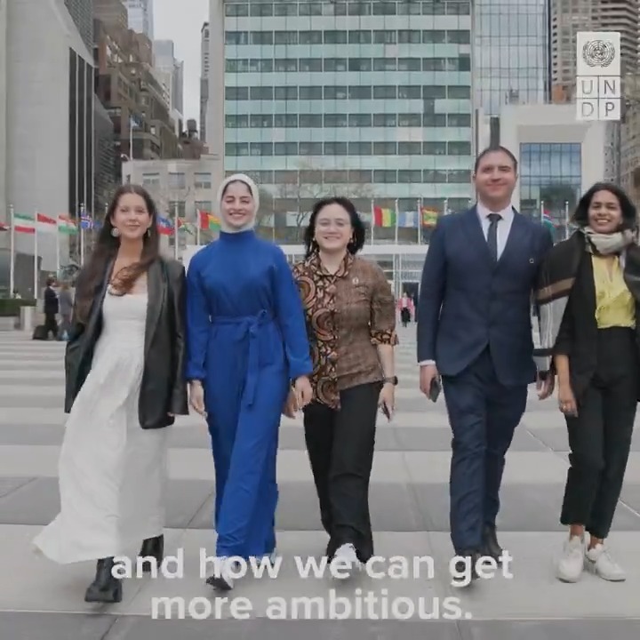 5 🆕 members of UNDP &amp; Samsung Mobile's #Generation17 are at United Nations HQ for the #ECOSOCYouth Forum. From ocean conservation &amp; sustainability to health equity &amp; education, these young changemakers are advocating and showing how with collective action we can advance the #GlobalGoals.