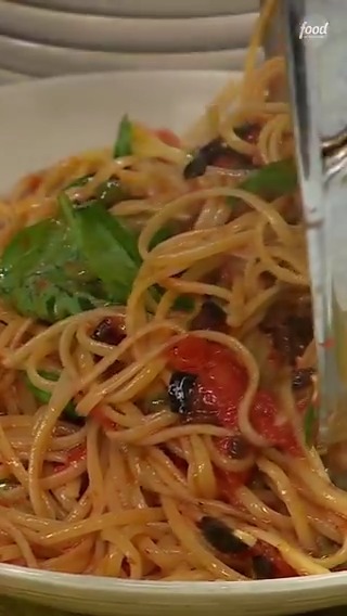 .Jeff Mauro whips up this super quick and spicy pantry-pull supper that's ready in just 15 minutes 😋🍝 Watch #TheKitchen, Saturdays at 11a|10c and hbo max fka: #StreamOnMax Get the recipe: