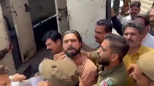 میرے لیڈر عمران خان کو " عمران خان رَحْمَۃُ اللّٰہِ عَلَیہ " کہا کریں ، میاں عباد فاروق