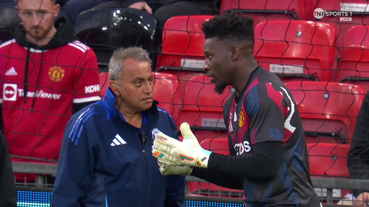 "Keep the ball away from him!" ⚽ Paul Scholes and Rio Ferdinand on how Man United can ease the pressure on goalkeeper Andre Onana tonight 🧤 🎙 Jules Breach | 📺 TNT Sports &amp; discovery+ UK