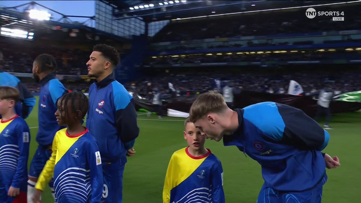 Cole Palmer was chatting away to his UEFA mascot before kickoff 💙 📺 TNT Sports &amp; discovery+ UK