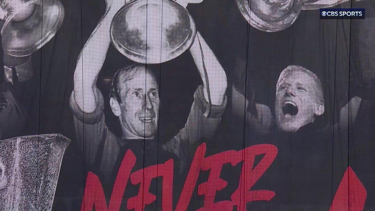 Manchester United unveil their first ever tifo at Old Trafford! 🔴