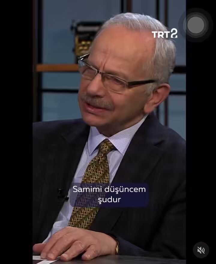 İsmail hoca yarın TRT2’de uzun soluklu yeni bir programa başlıyor: Türkiye’yi Düşünmek… Türkiye’nin yakın/uzak tarihinden pek çok mesele görseller eşliğinde tartışılacak… İlk bölüm Cuma 19:15’te TRT2’de yayında.. Kaçırmayın…