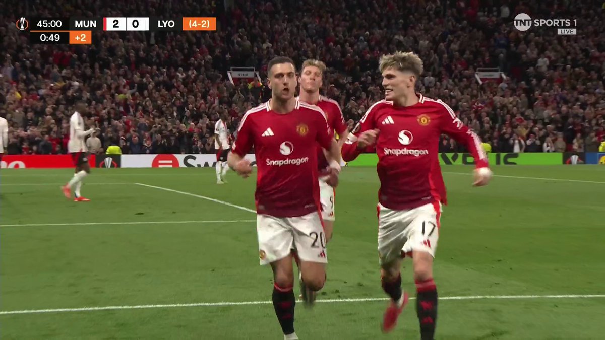 Man United double their lead! ๐ด Harry Maguire's precise pass is brought down and finished off brilliantly by Diogo Dalot ๐ฏ ๐บ TNT Sports & discovery+ UK