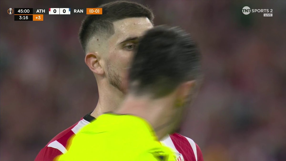 More penalty drama for Rangers just before half-time, but this time Oihan Sancet takes full advantage to put Athletic Club 1-0 ahead 🎯 Uphill task for Rangers in the second half... 📺 TNT Sports & discovery+ UK