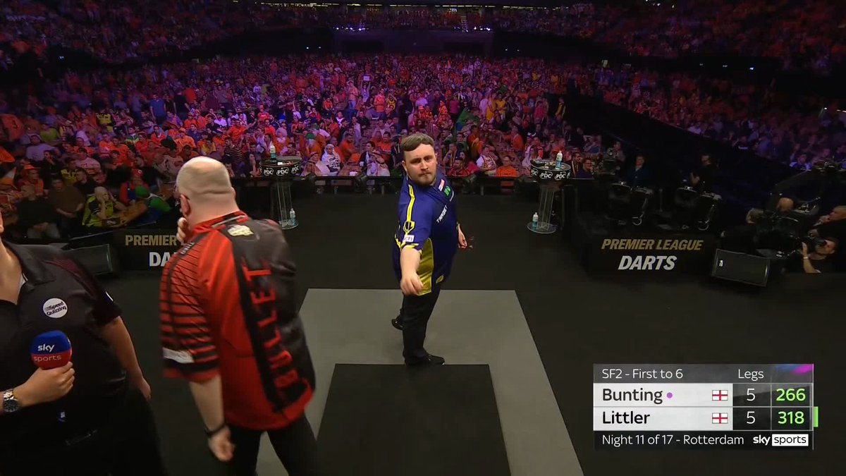 BUNTING KO's LITTLER! 🥊 A dramatic decider sees Luke Littler miss D9 for a 138 checkout, before Stephen Bunting holds his nerve to reach the final! 📺 #PLDarts25 | SF2