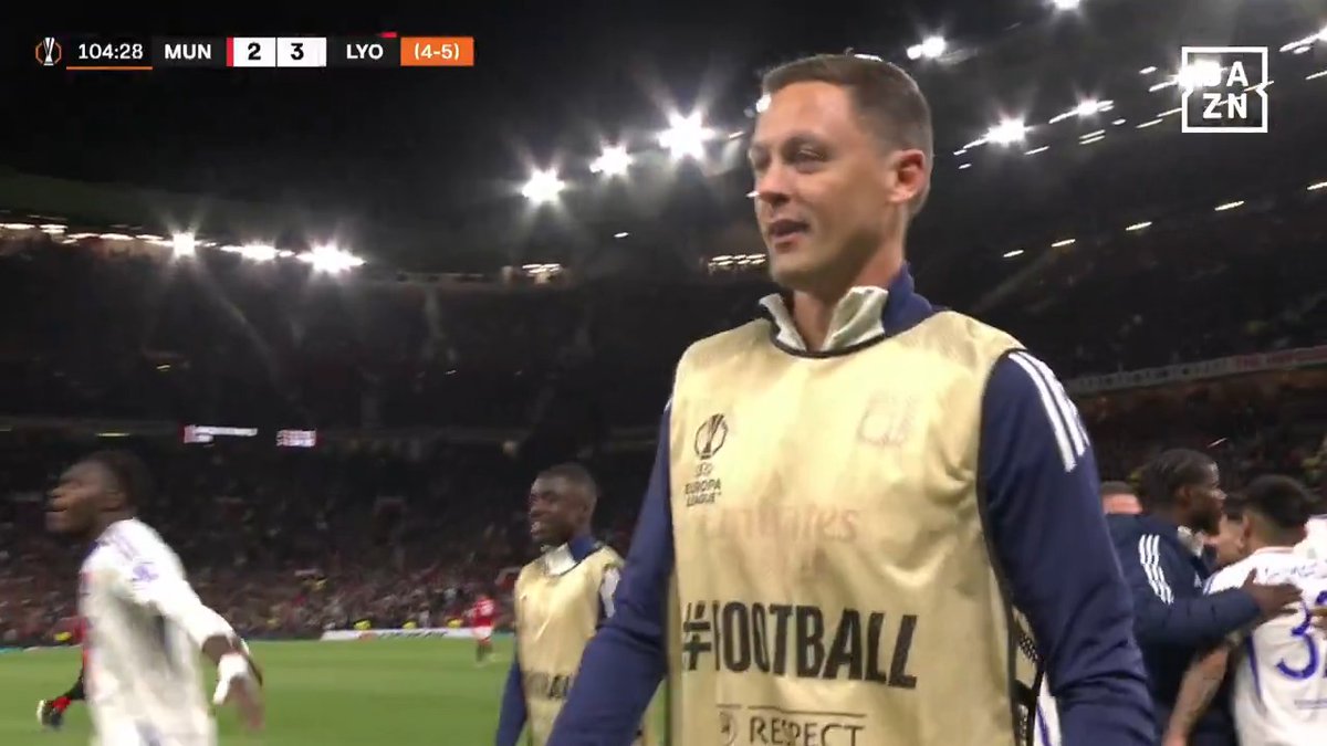 Rayan Cherki no prolongamento em Old Trafford. 🥶