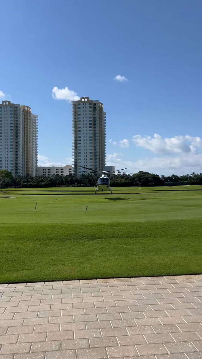 The only way to tour properties is the 10X way. 🚁⛳️💼 Grant Cardone #Florida #10xliving