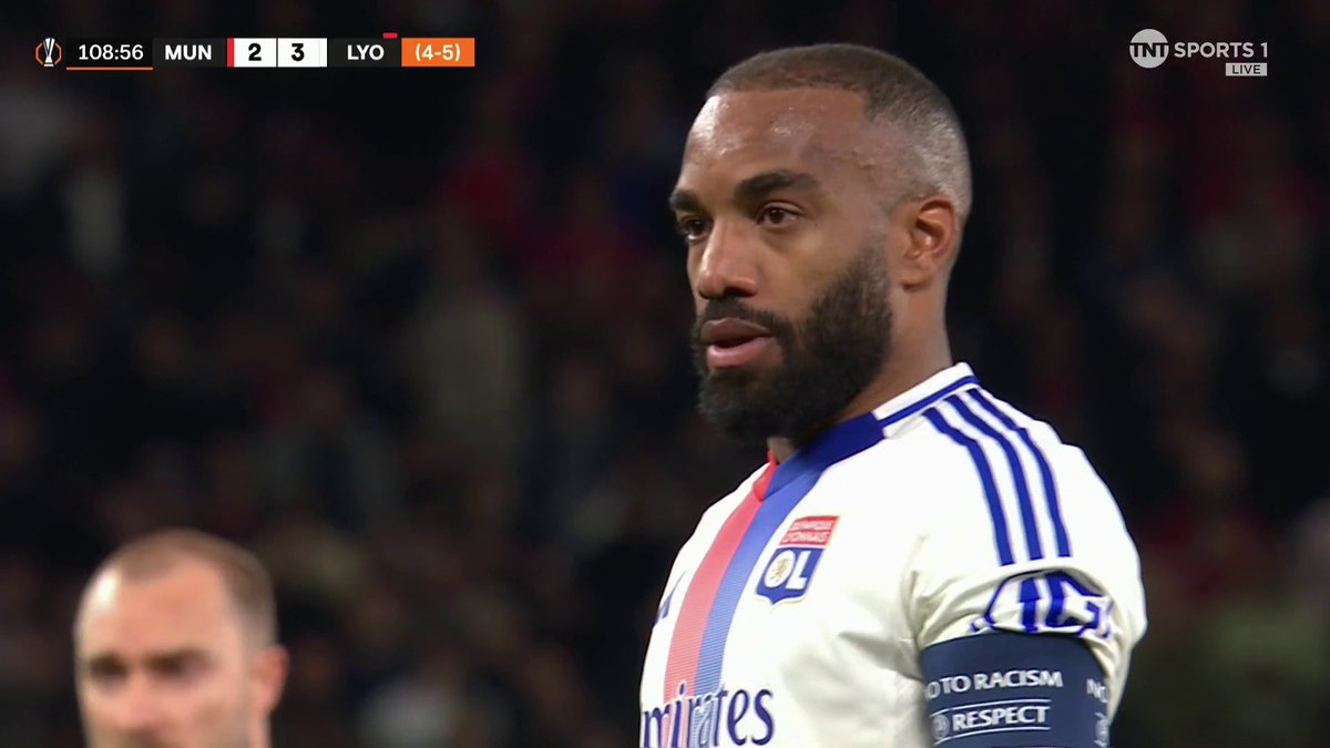 LACAZETTE FROM THE SPOT! 🎯 Lyon have scored four goals without a response from Man United. This game 😳 📺 TNT Sports & discovery+ UK