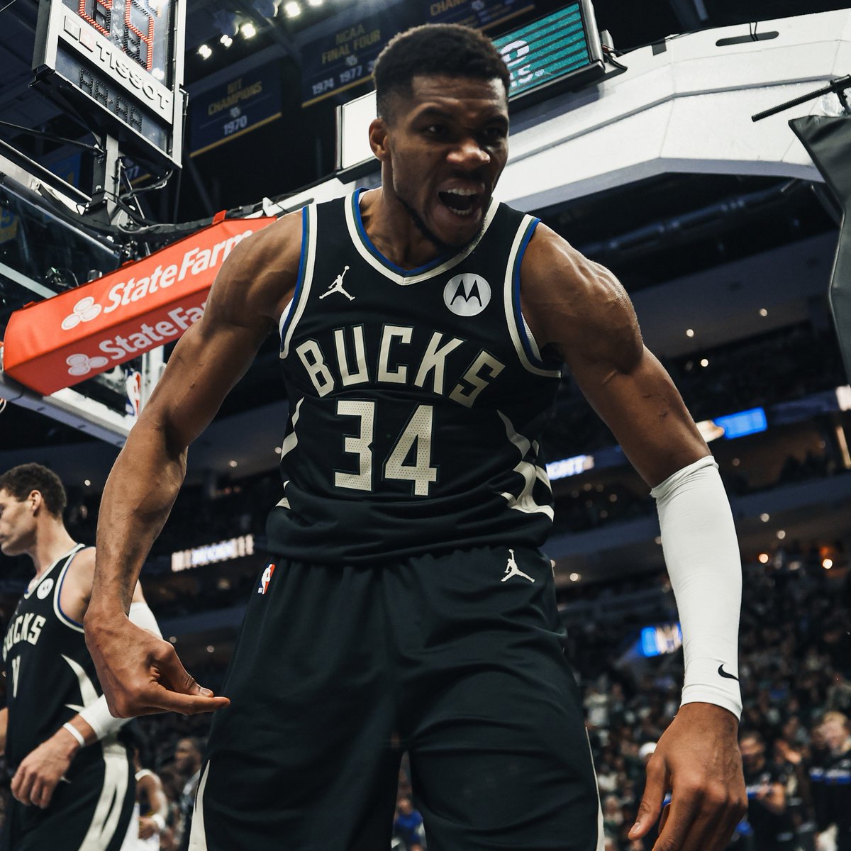 Six minutes of Giannis' BEST plays vs. the Pacers this season.