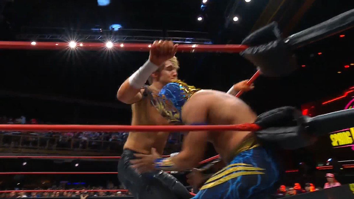 Komander is controlling the skies against Nick Wayne! Watch #AEWCollision LIVE on TNT &amp; MAX Komandercr_luchador | @TheNickWayne