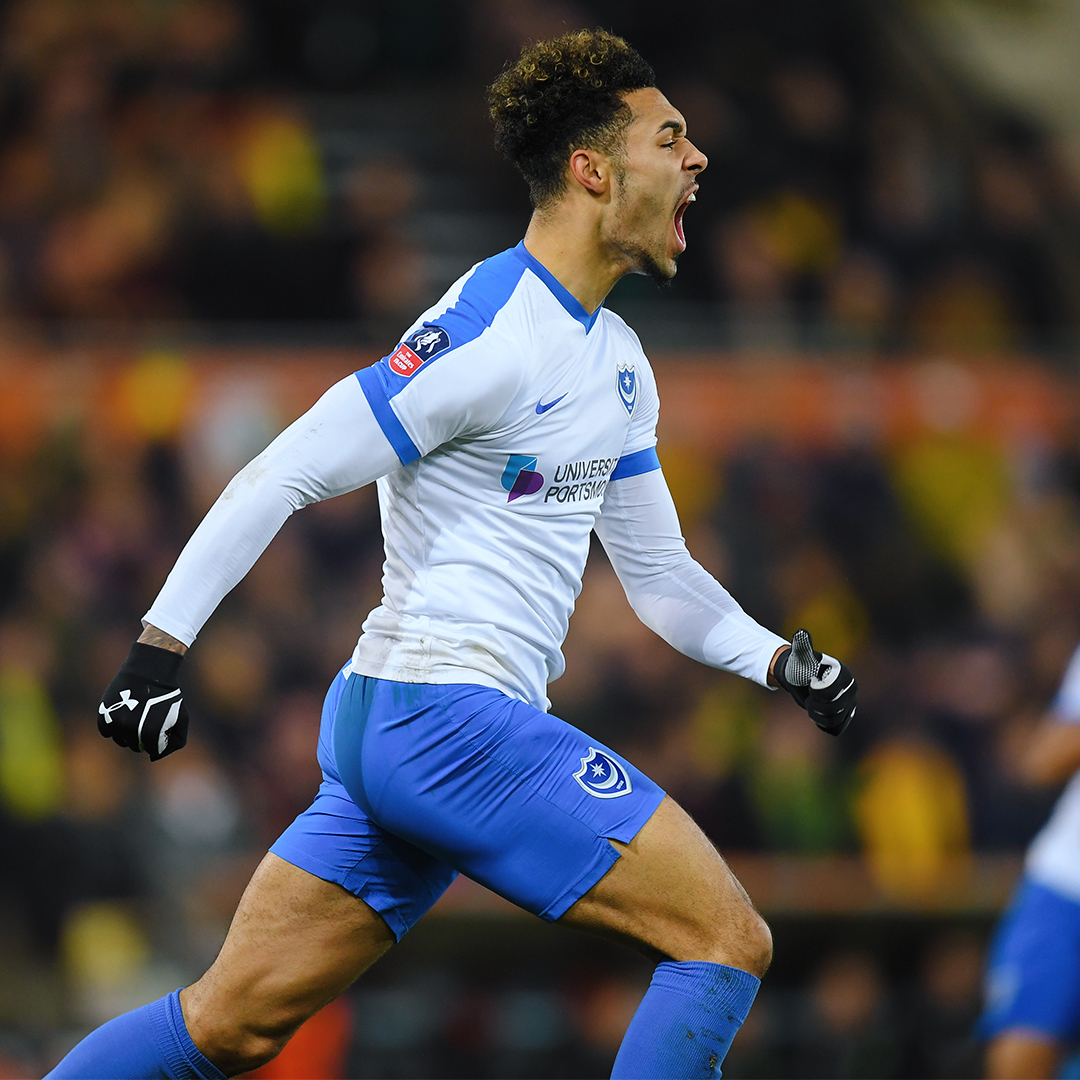 🎙️ "HE'S SCOOOOOORRRREDDD!" 🤪 Andre Green SCENES on #Pompey's last trip to Carrow Road.