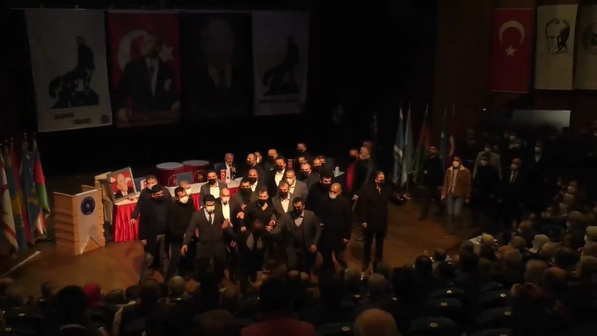 💥 Alparslan Türkeş Anmasına Saldıran Eski MHP Ankara İl Başkanı Turgay Baştuğ'a ve Emrindekilere Hapis Cezası Verildi