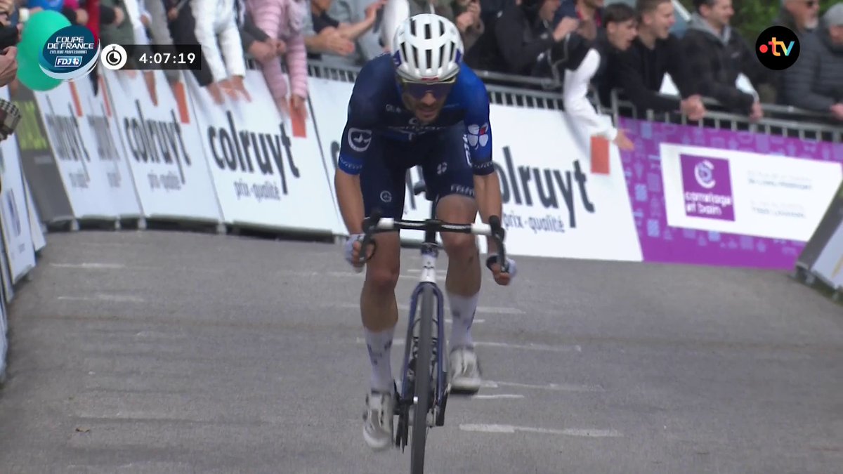 #Replay 🎥 / #ClassicGrandBesanconDoubs 🇫🇷 Avec un plateau assez peu relevé, 🇫🇷 Guillaume Martin (GFC) s’impose sur la Classic Grand Besançon Doubs, en solitaire au sommet du Montfaucon.