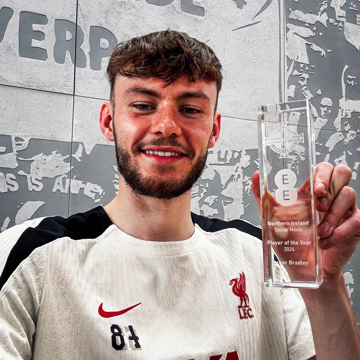 "I can't wait to see you all again!" 💚🤍 Conor Bradley reacts to winning the fans' 2024 @ee Player of the Year 🏆 #GAWA Conor Bradley | Liverpool FC