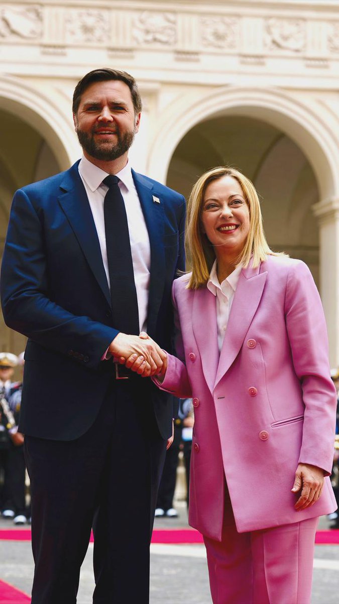 Oggi, a Palazzo Chigi, ho ricevuto il Vicepresidente degli Stati Uniti d’America J.D. Vance. Italia e Stati Uniti continuano a rafforzare la loro cooperazione su tutti i principali dossier internazionali. Un’amicizia solida, una partnership strategica.