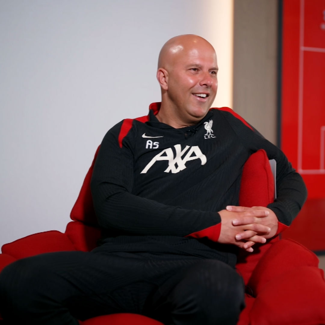 "Huge news for the club" Arne Slot reacts to Virgil van Dijk signing his new Liverpool contract ✍️