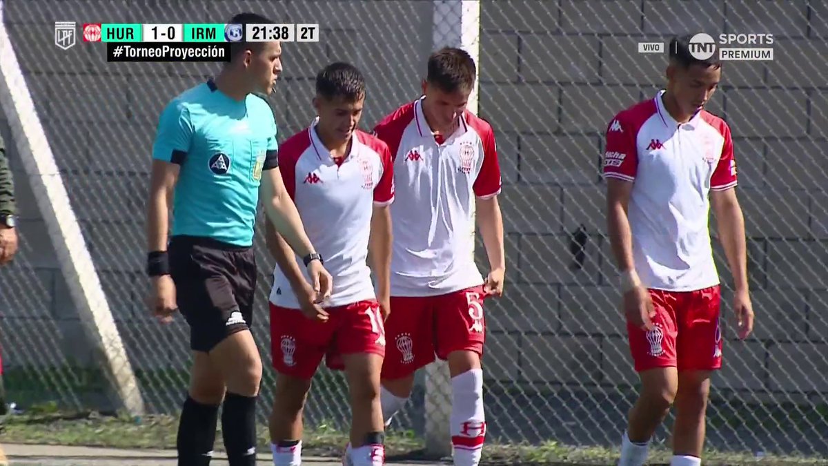 ¡¡TENES QUE CERRAR EL ESTADIOOO!! 🔥⚽️ Apareció Ríos con un verdadero GOLAZO de tiro libre para poner el 1-0 de Huracán ante Independiente Rivadavia. #ProyecciónxTNTSports