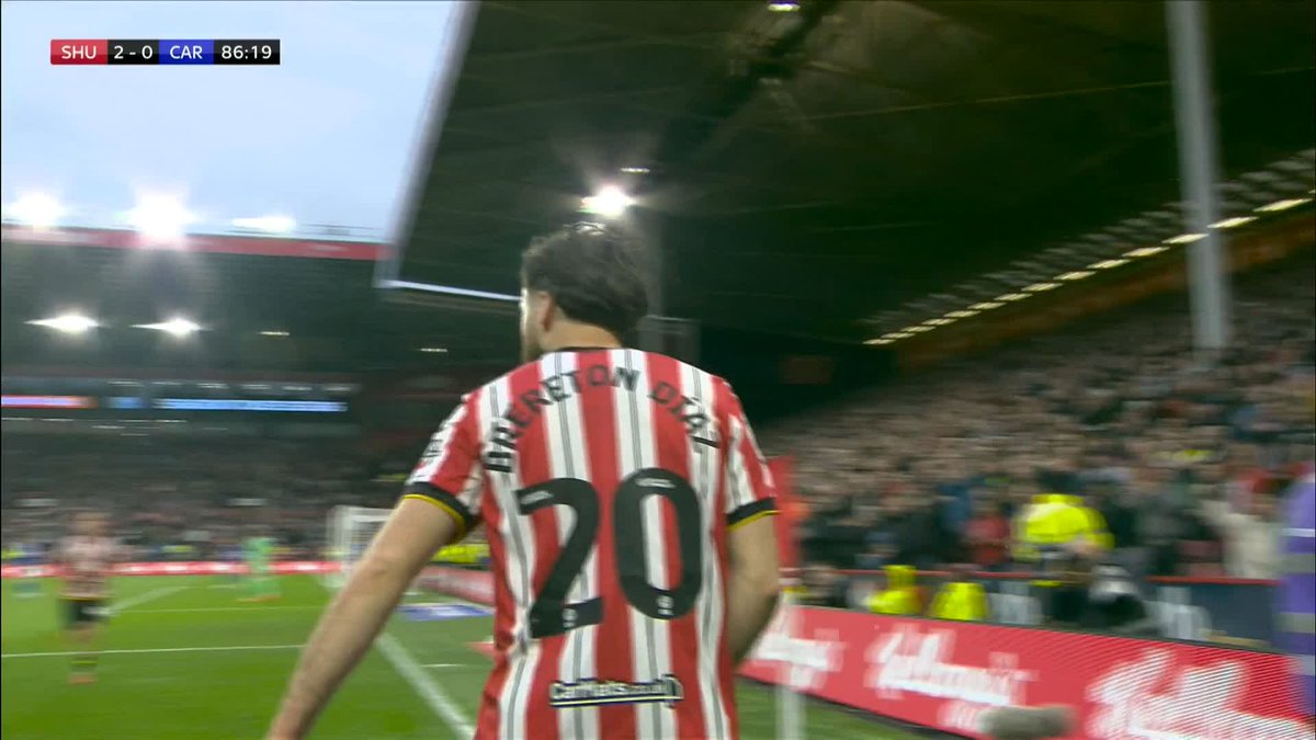 Super subs combine...🦸‍♂️ Brereton Diaz slots home Moore’s deflected shot after a costly slip from Rinomhota 😯